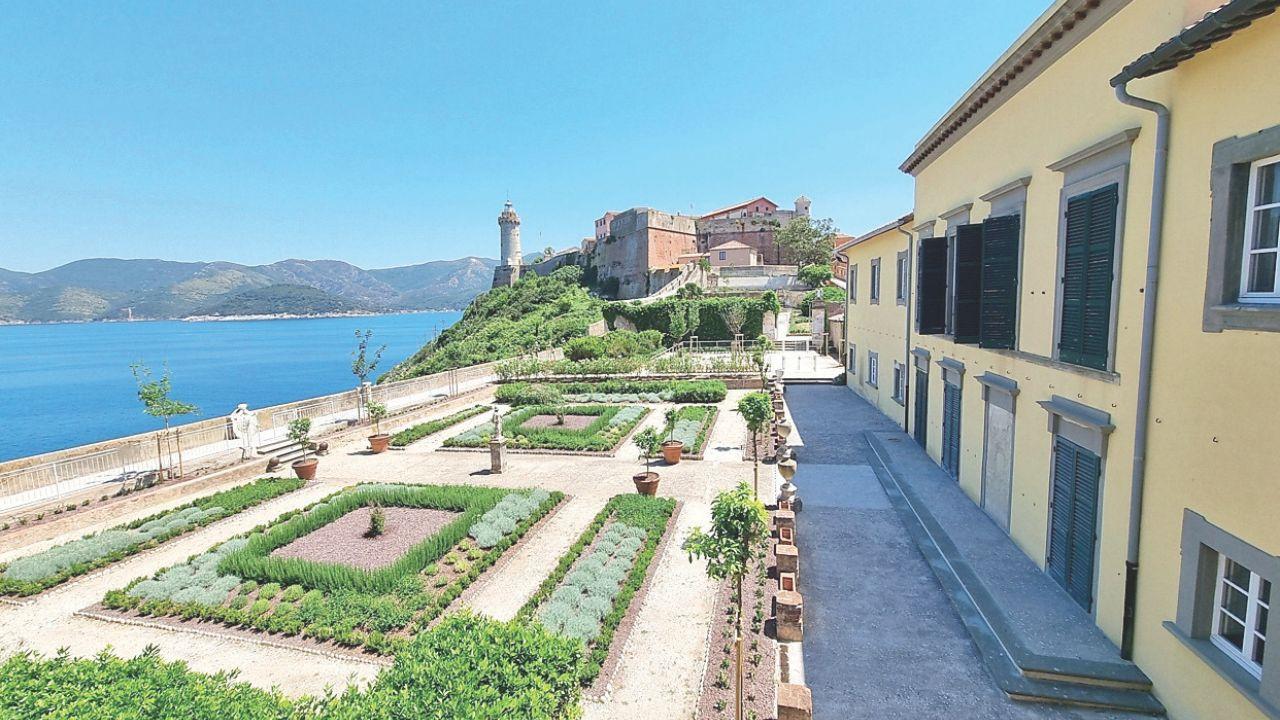 Il giardino restaurato della Villa de' Mulini