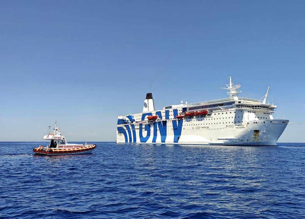 Incendio sul traghetto: l'incubo sta per finire, la nave in arrivo a Porto Torres