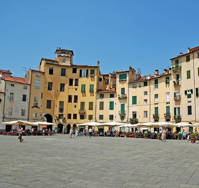 Lucca, occupazione di suolo pubblico irregolare, 23 sanzioni 