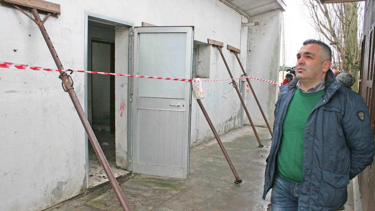 Nicola Lodi nel 2016 al campo nomadi in via delle Bonifiche
