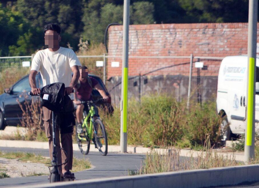 Livorno, pugno di ferro contro i monopattini. Il prefetto: «Regole non rispettate»