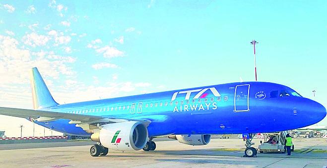 Volo Alghero-Linate in ritardo di ore, passeggeri bloccati in aeroporto