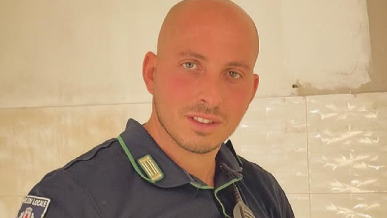 Tragedia nella notte, inseguimento al Suv pirata finisce con un incidente: morto un poliziotto