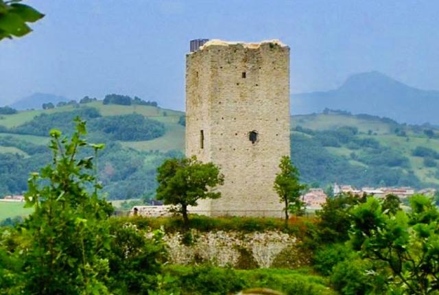 Emergenza caldo, chiusa la torre di Rossenella: «I rischi per la salute sono troppi»