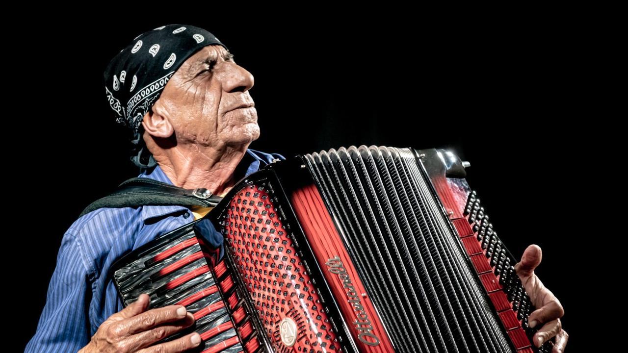 Antonello Salis: «Per me conta solo la musica. Non sono una star? E chi se ne frega»