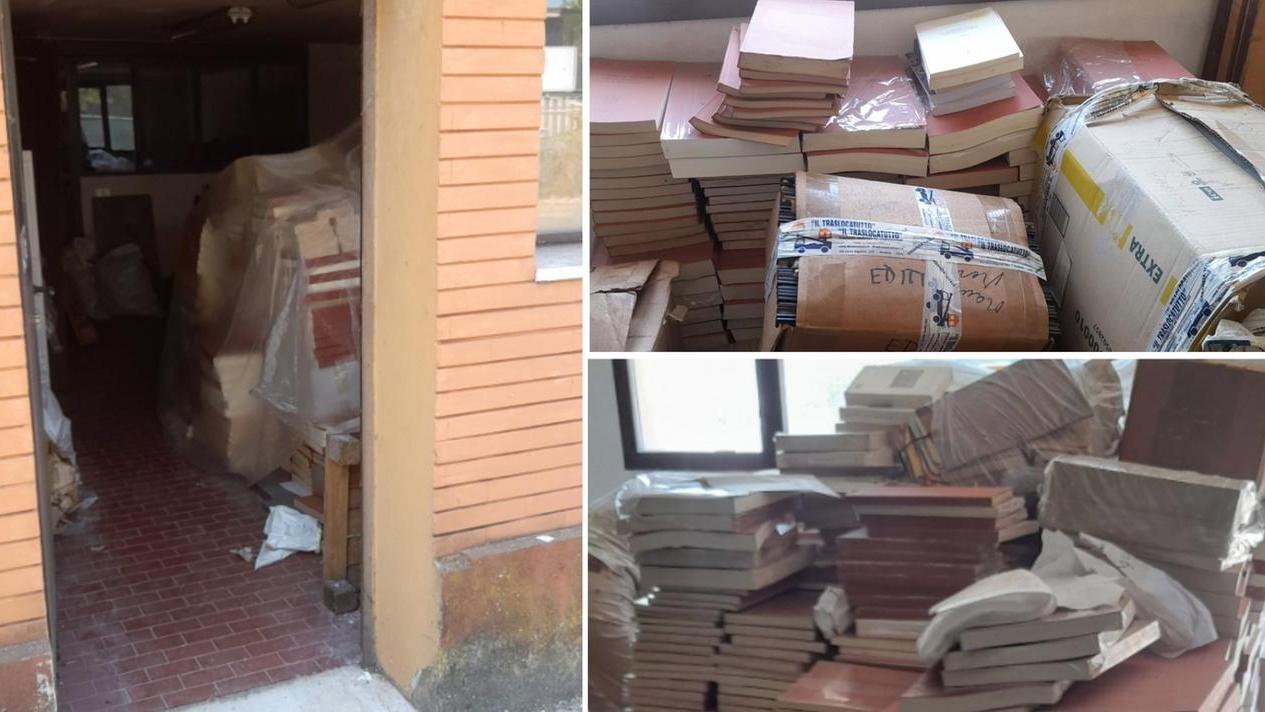 I libri del Muratori ammucchiati in uno sgabuzzino