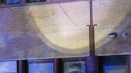 Molotov contro un palazzo Cercava di colpire una donna