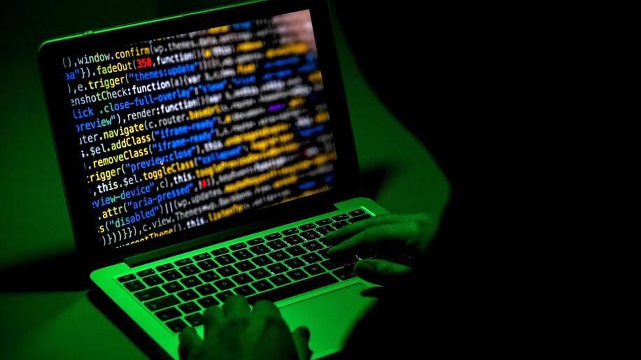 Attacco hacker alla sanità, multa da 10 mila euro ad Ausl