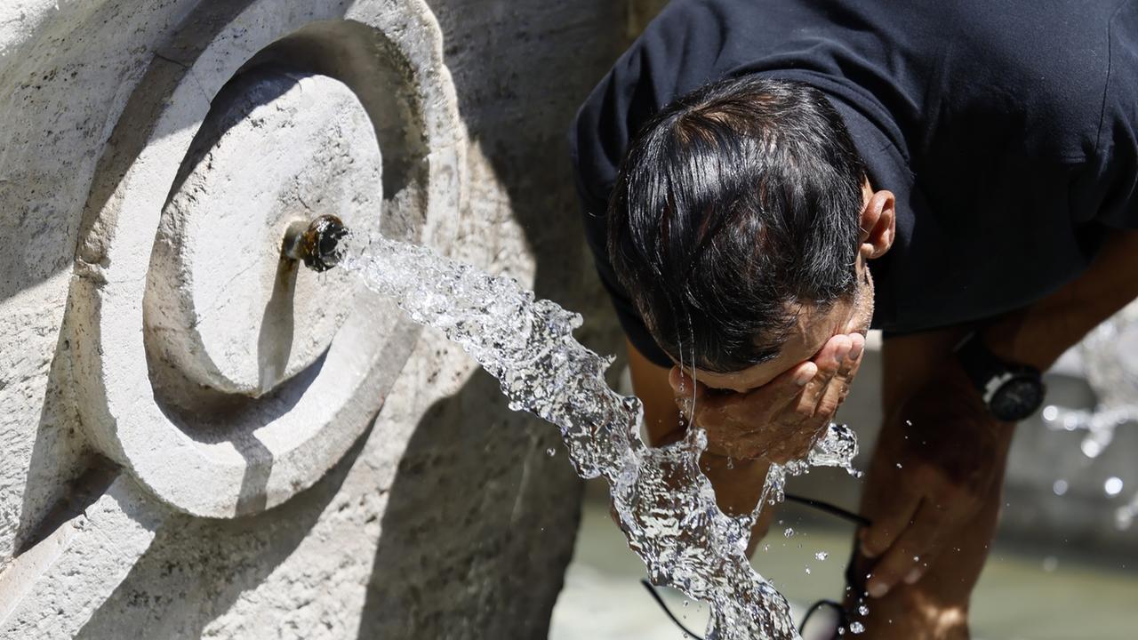 Caldo estremo, prime vittime anche in Italia: due persone sono morte mentre lavoravano nei campi