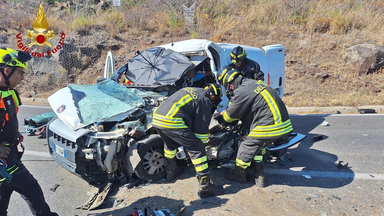 Scontro frontale tra Orosei e Cala Liberotto, un ferito grave