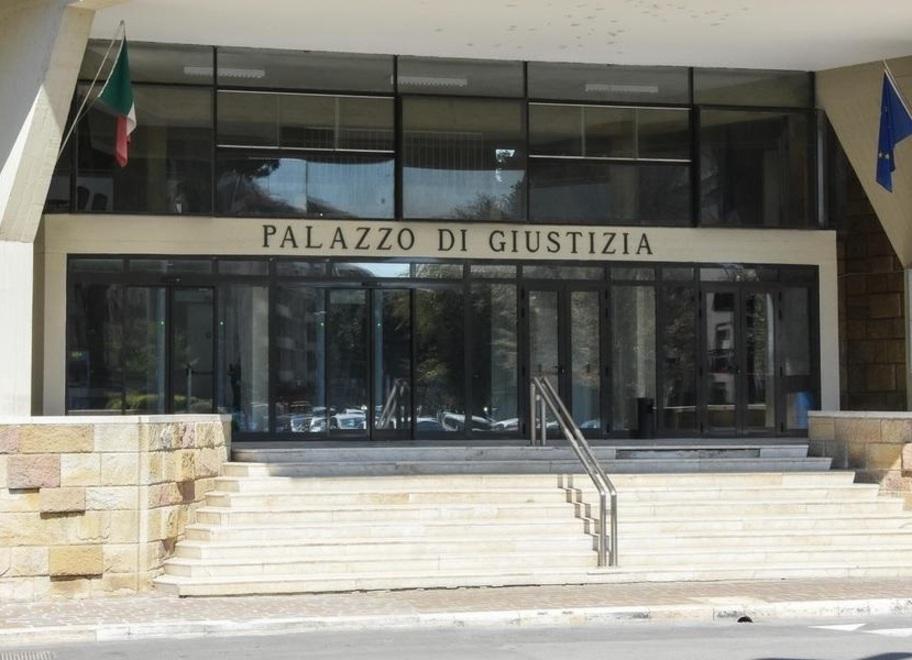 «Aggredita vicino ai cassonetti»: per l’imputato giudizio immediato<br>

