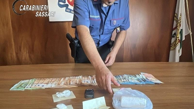 Sassari, un etto e mezzo di cocaina nascosto in un mobile: arrestato