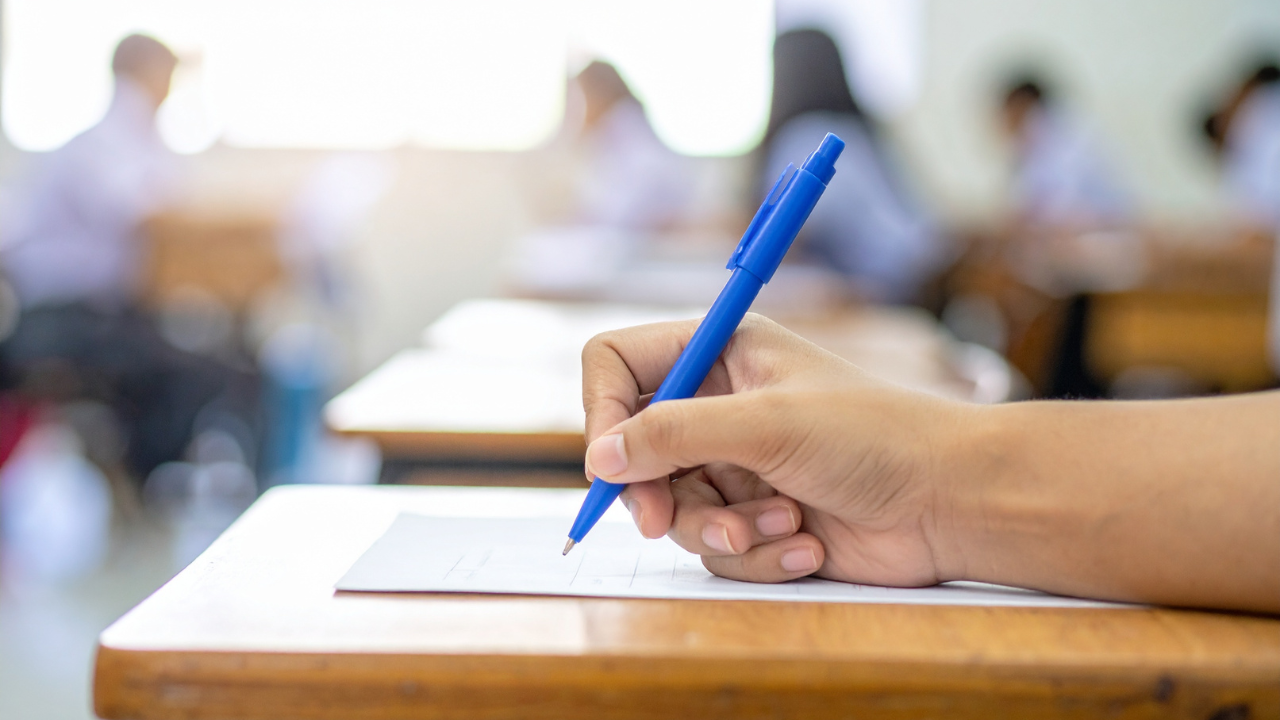 L’alunna è ricoverata, l’esame di terza media si fa in pediatria a Pisa. I genitori ai prof: «Gesto straordinario»