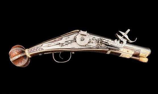
	L'antica pistola ritrovata a Londra

