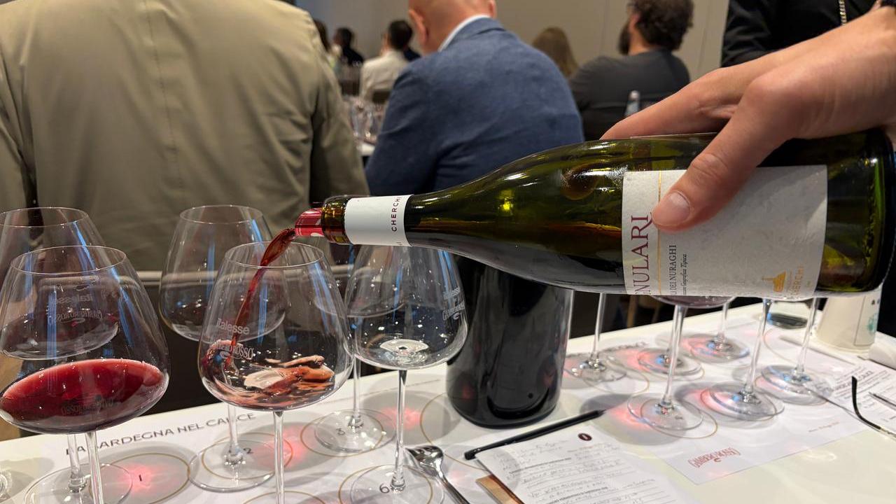 Il vino rosso? D’estate si beve fresco: cade un tabù