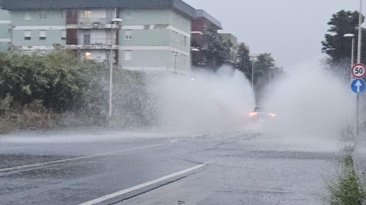 Temperature sino a 40 gradi e nubifragi: in Sardegna scatta l’allerta temporali – La situazione