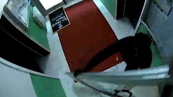 Spaccata alla palestra di San Michele: «Atto vile che colpisce la comunità»