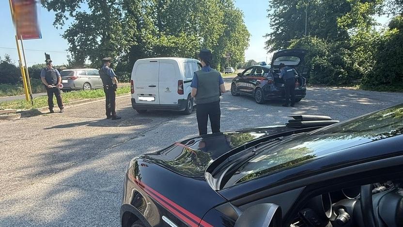 Fiscaglia, fermato alla guida senza patente: al controllo ne mostra un’altra
