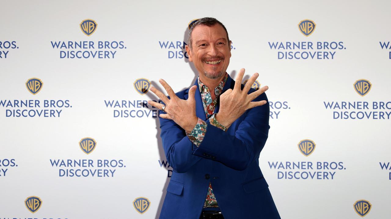 Warner Bros e Amadeus si separano con due stagioni d’anticipo: accordo per la risoluzione del contratto