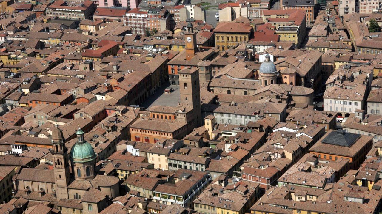 Parchi alcol-free, stretta ai monopattini, più agenti e strategie climatiche: le richieste della Consulta per il centro storico