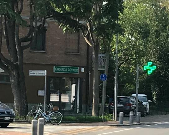 Seconda rapina in tre giorni alla Farmacia Coviolo: in azione un bandito armato di pistola