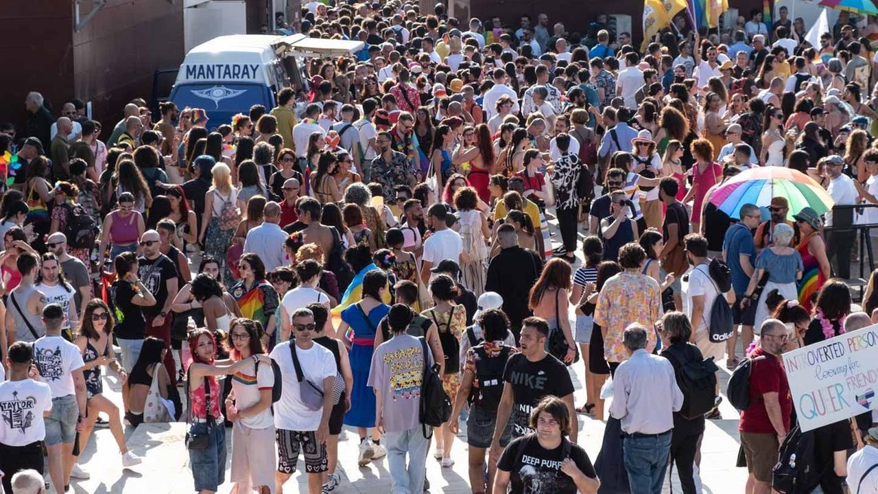Cagliari si colora per il Sardegna Pride: attese oltre 30mila persone al corteo