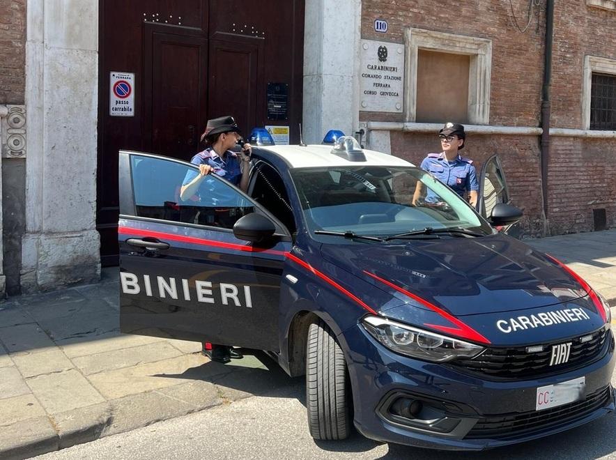 Ferrara, truffa e rapina un’anziana: arrestato mentre fugge in taxi