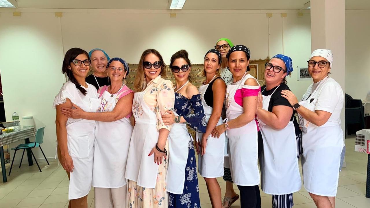 Ornella Muti celebra la Sardegna della longevità: «Tifo per il cibo sano: fa vivere meglio e più a lungo»