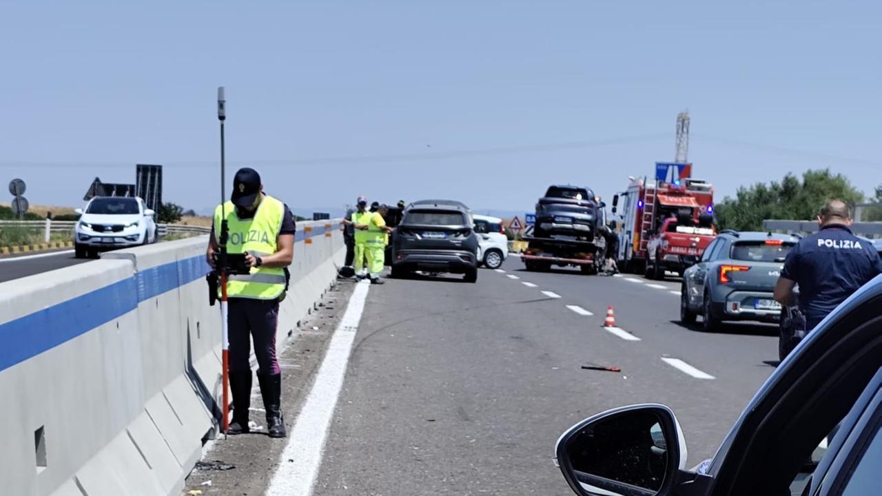 Schianto sulla Sassari-Alghero: coinvolte tre auto, ci sono feriti – Che cosa sappiamo