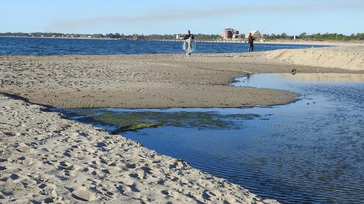 Ha un malore in spiaggia: morta una donna di 52 anni