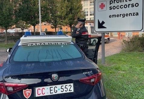 Il pianto di una bimba di 8 mesi porta alla tragica scoperta: la nonna è morta accanto a lei