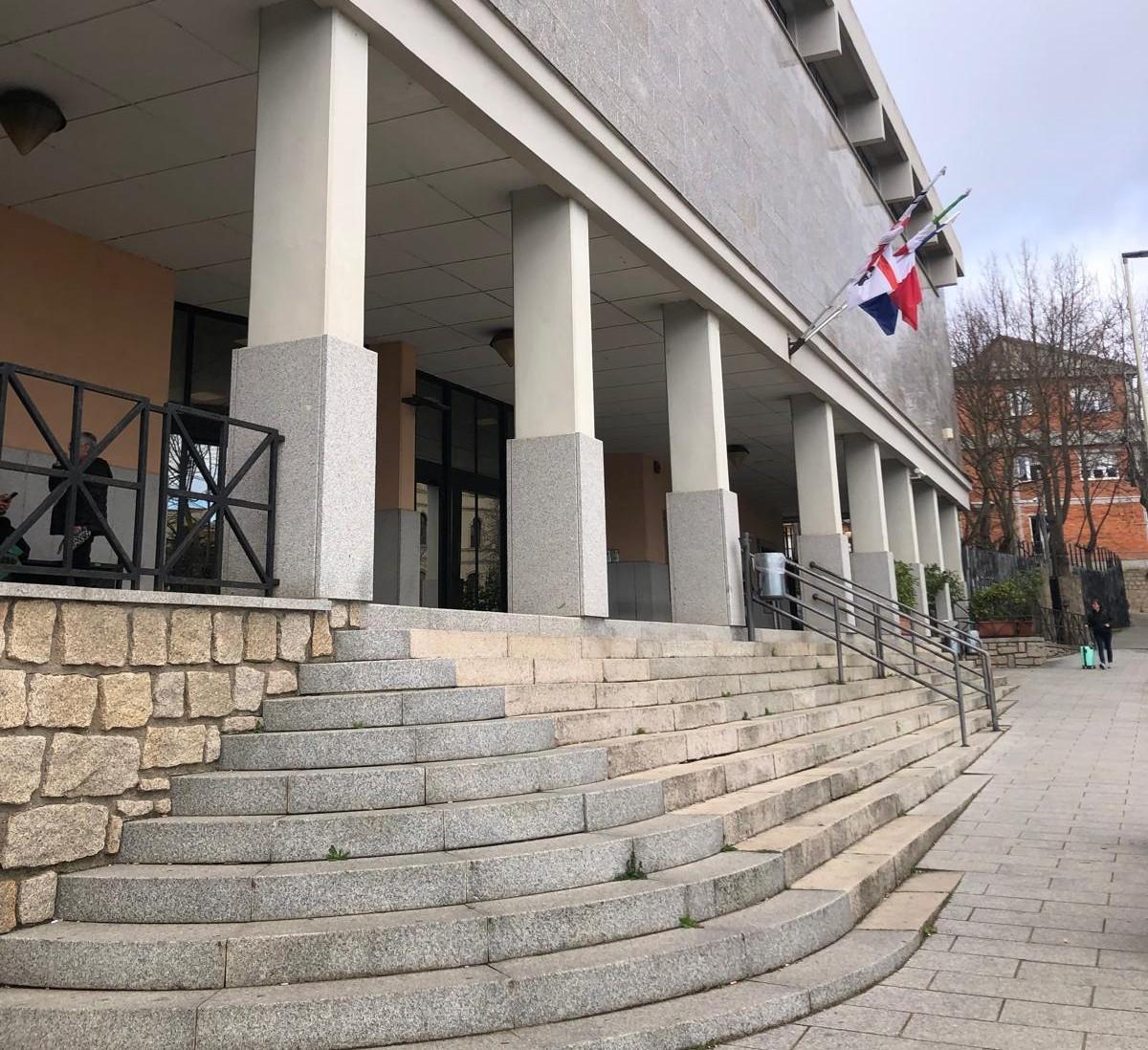 Tempio, le aste giudiziarie erano «condizionate»: fra i sette indagati anche due imprenditori accusati di turbata libertà degli incanti