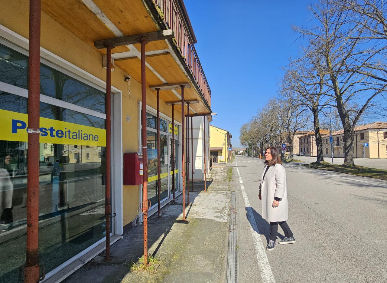 Ufficio postale nel container, disagi e malumori a Ravalle