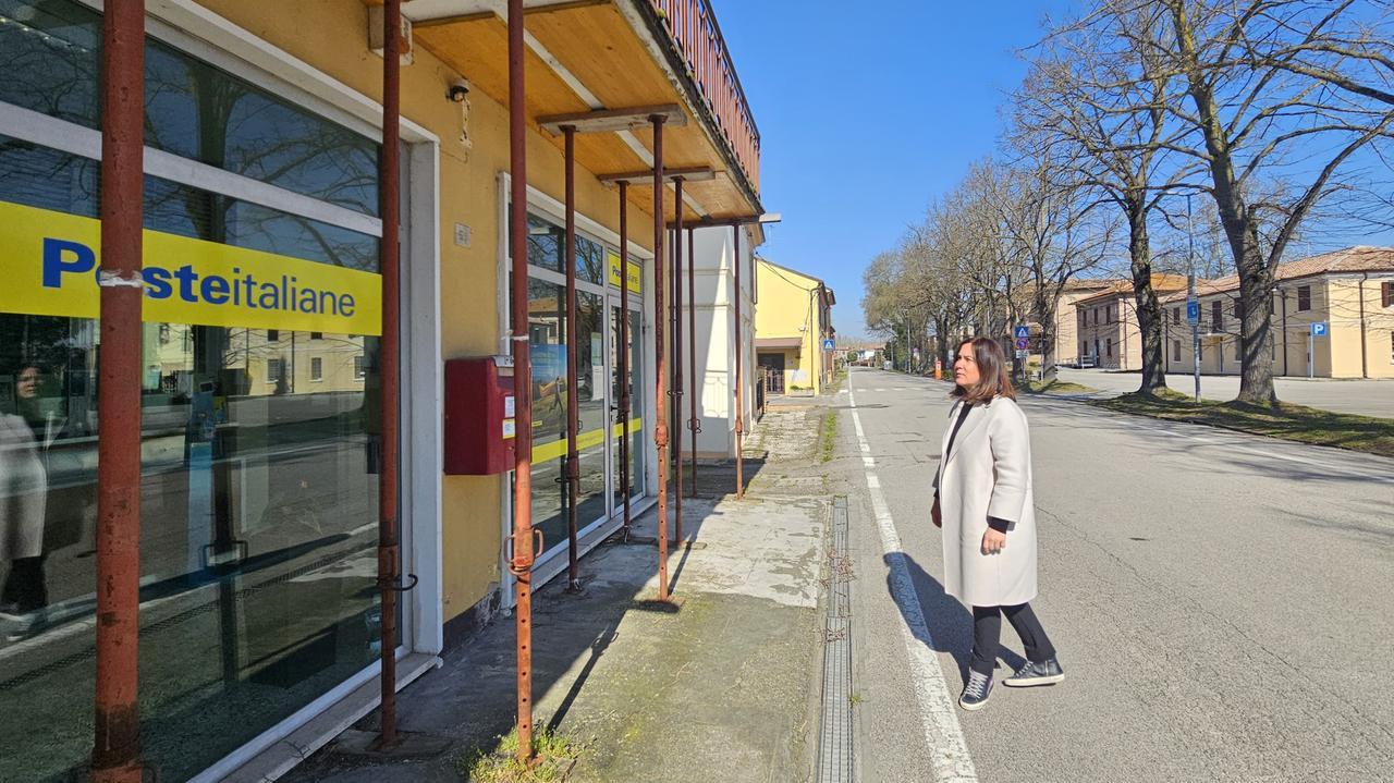 Ufficio postale nel container, disagi e malumori a Ravalle
