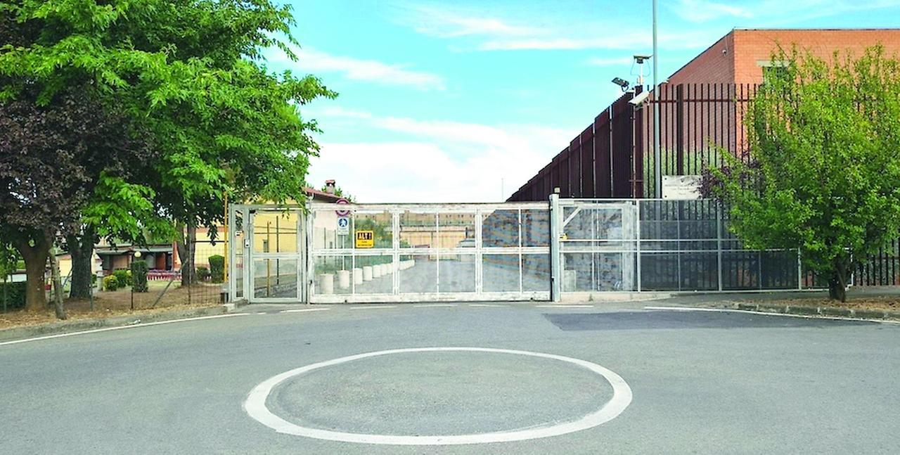 Sollicciano “esporta” detenuti a Prato ma si tiene gli agenti