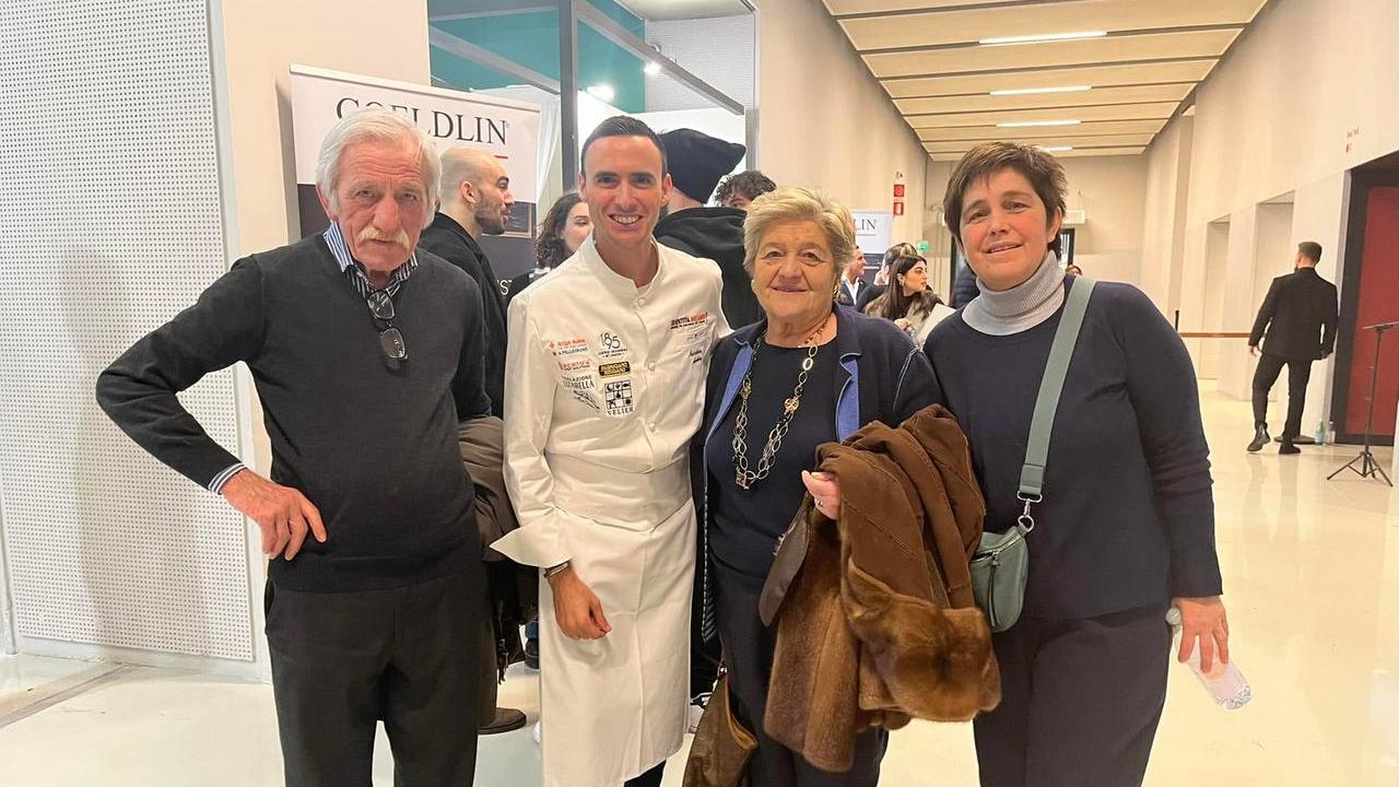 Gigliola Logli (seconda da destra) è scomparsa all'età di 79 anni
