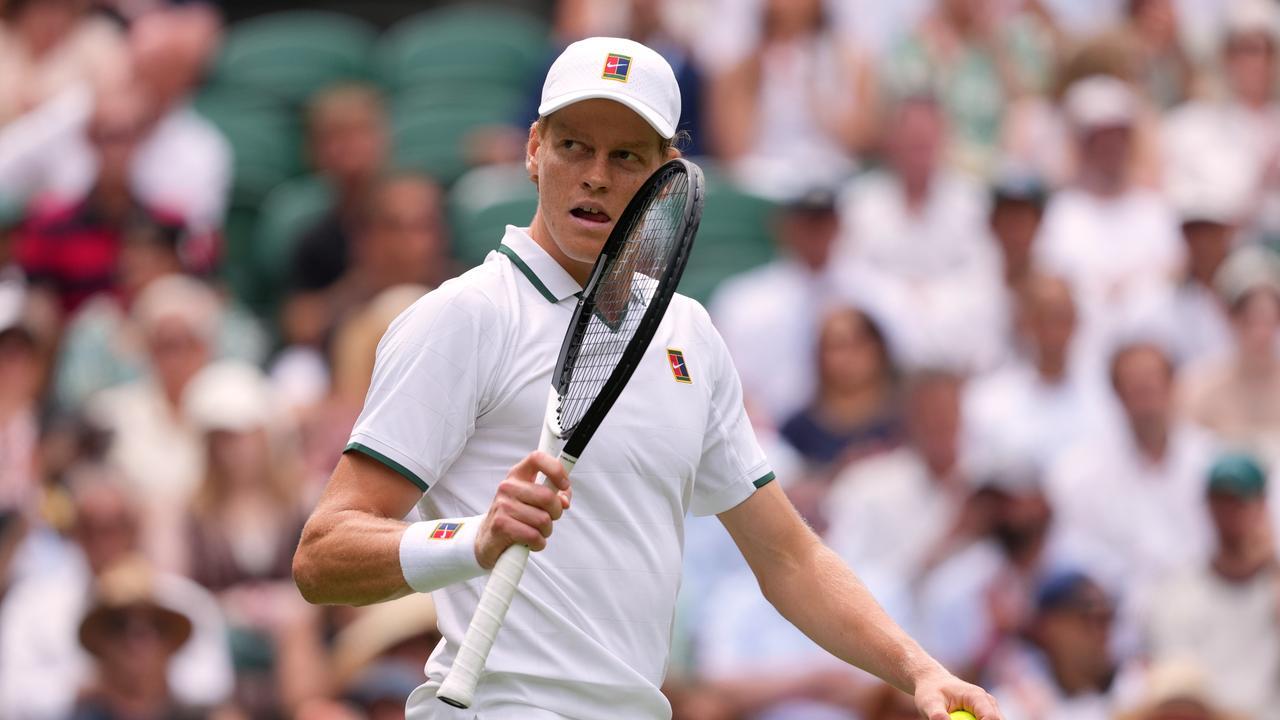 Sinner riparte da Wimbledon: «Alcaraz è un amico e un rivale, ma la mia vita non è solo tennis»