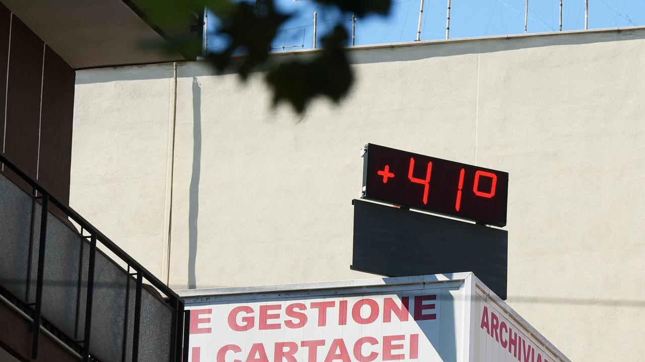 Caldo, a Reggio Emilia resta l’allerta rossa: martedì ancora punte di 40 gradi