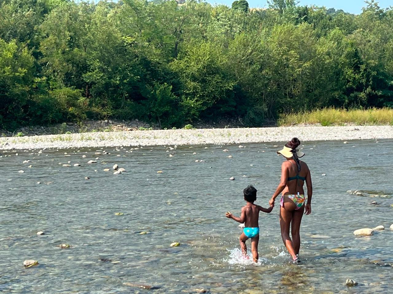 
	In tanti hanno trasorso la domenica al fiume


