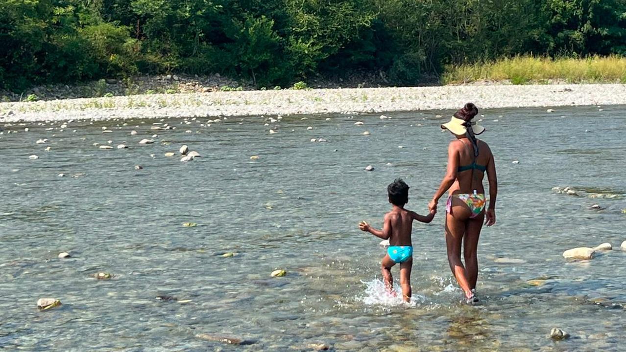 In tanti hanno trasorso la domenica al fiume