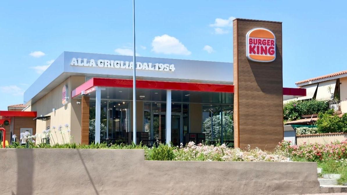 Olbia, prima vittoria al Tar per Burger King: respinto il ricorso dei residenti