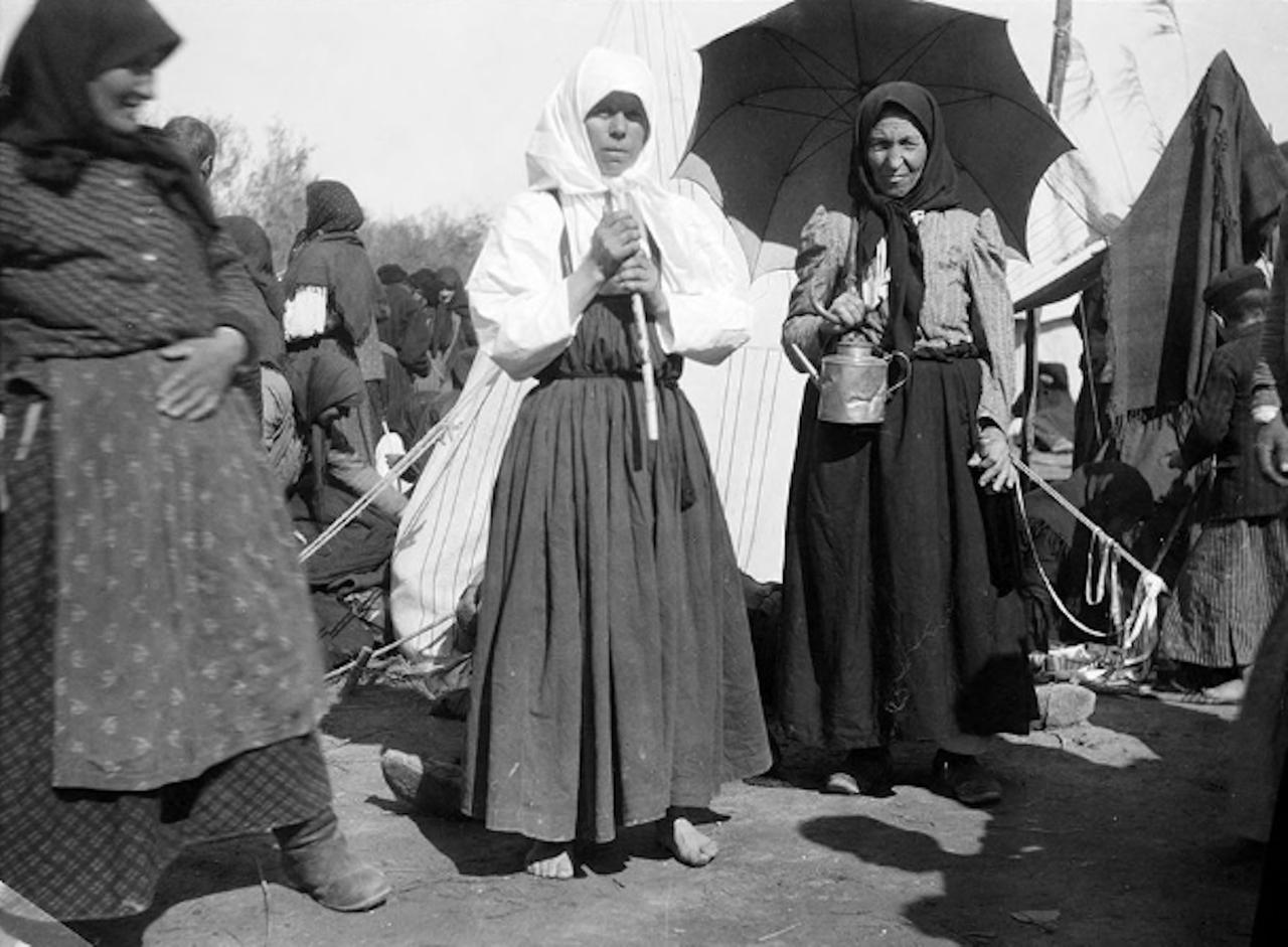 Donne dei deserti, la mostra fotografica sulle donne in Medio Oriente dal 1° luglio al Padiglione Tavolara