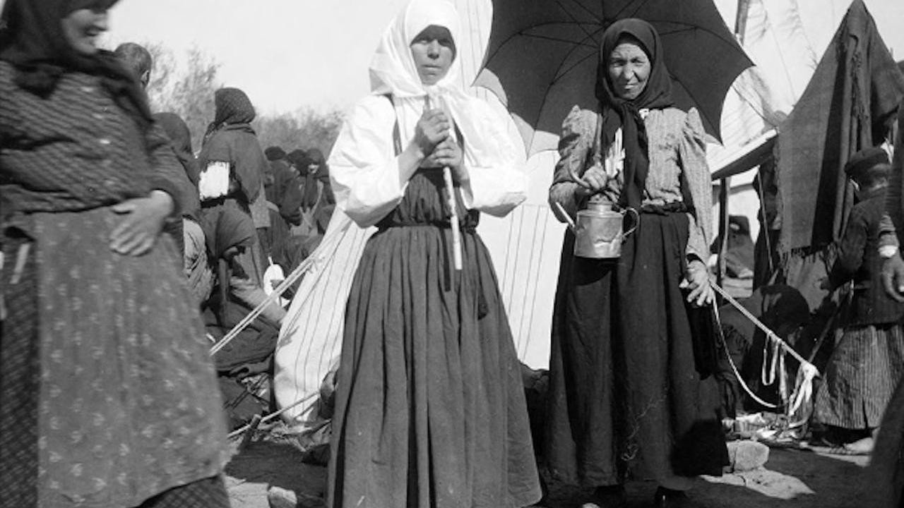 Donne dei deserti, la mostra fotografica sulle donne in Medio Oriente dal 1° luglio al Padiglione Tavolara
