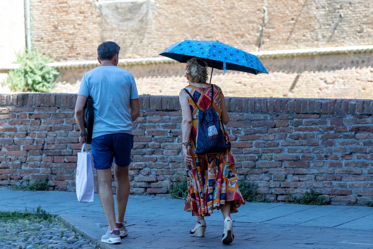Piano anti caldo, a Ferrara arrivano i rifugi climatici per refrigerarsi: dove sono