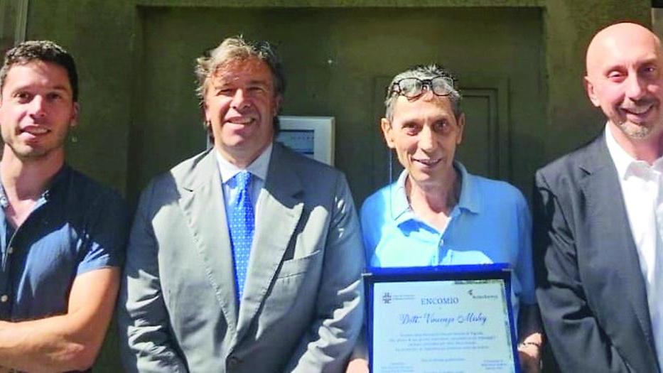 Vincenzo Misley salvò un cliente nella sua farmacia a Vignola: i colleghi gli riconoscono un premio