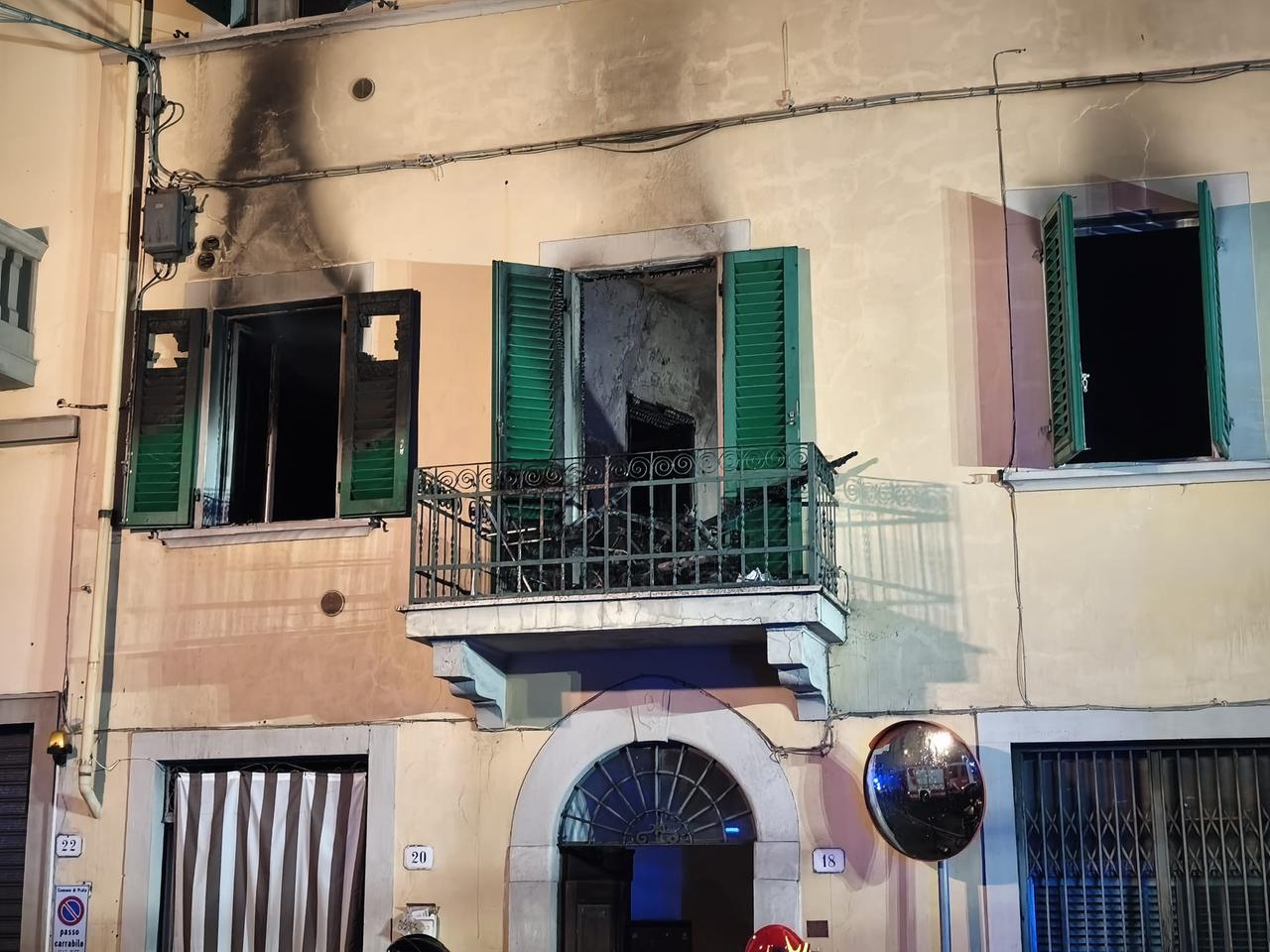 
	L'appartamento distrutto (foto di Alessandro Formichella)

