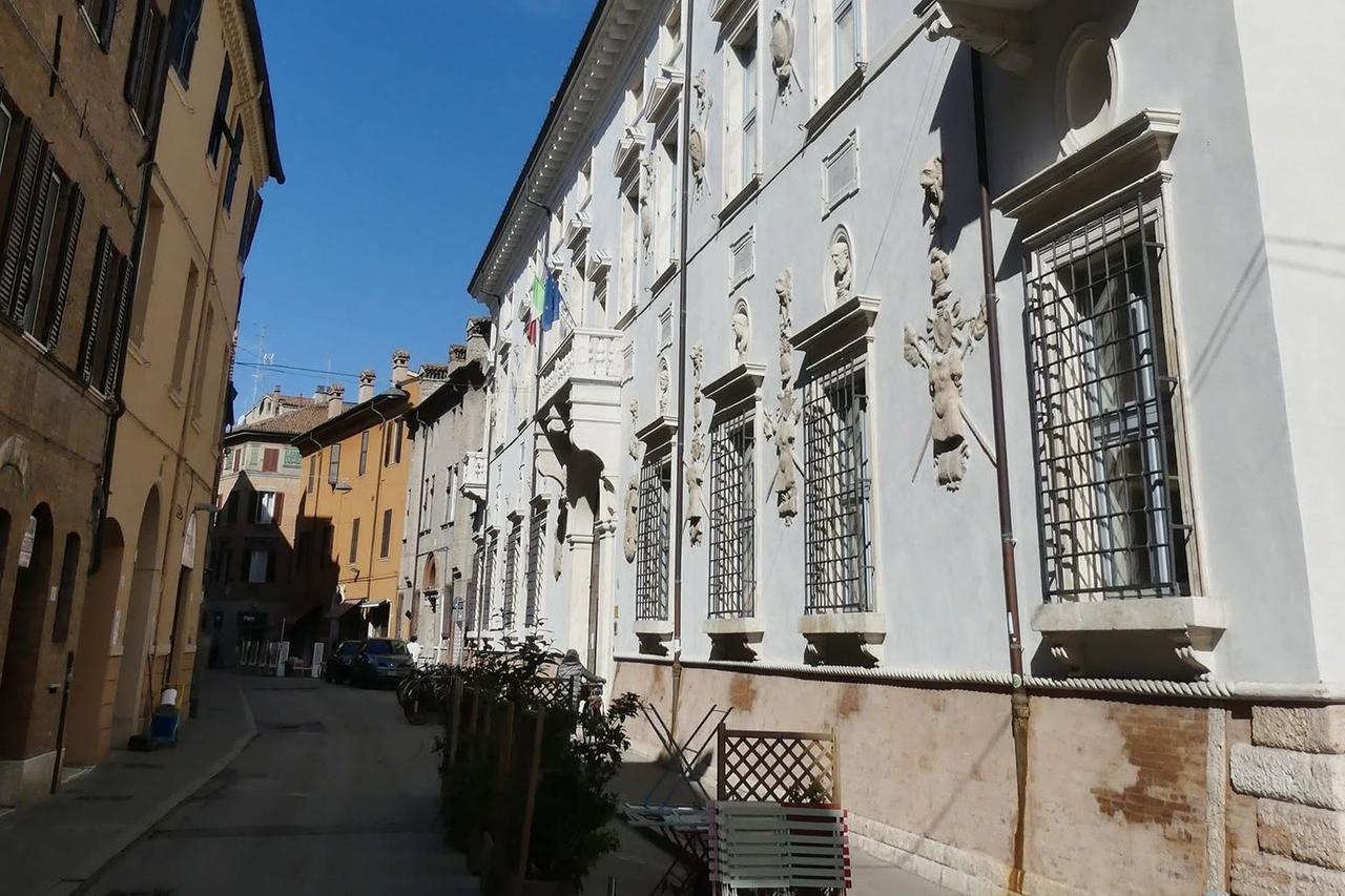 Problemi climatici all’Università di Ferrara: chiusi gli spazi di Economia