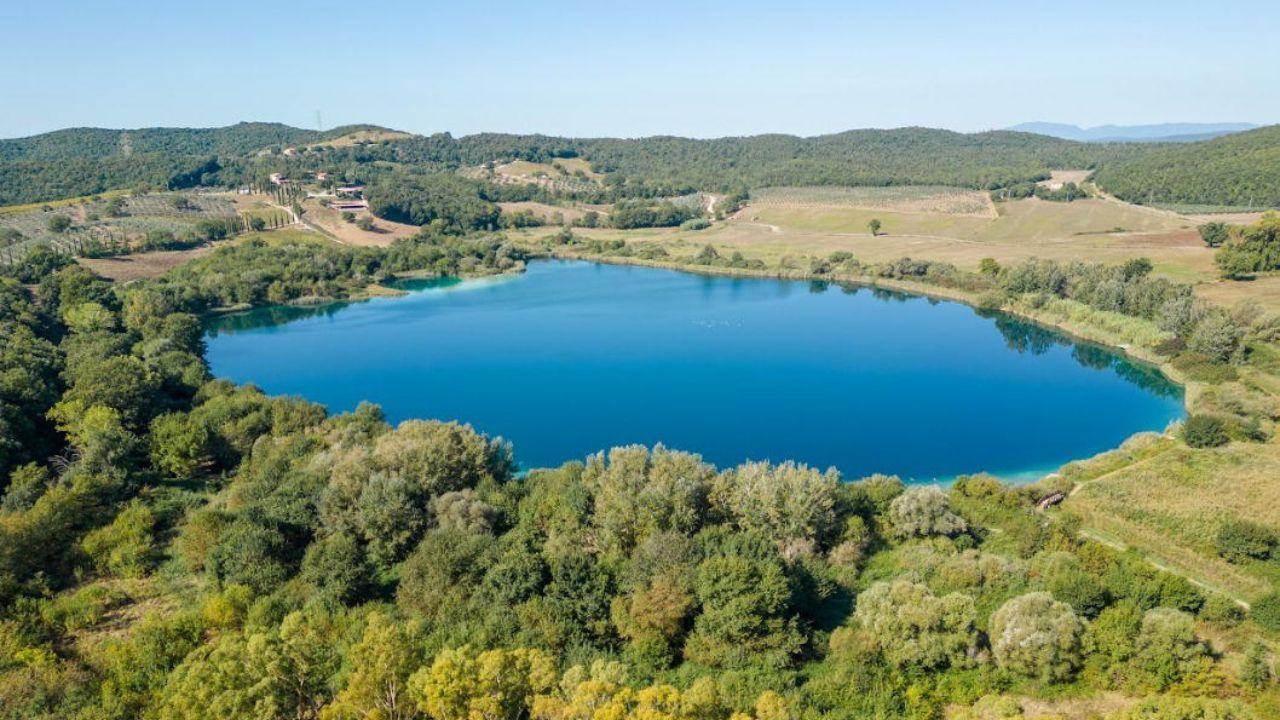 Una veduta del lago