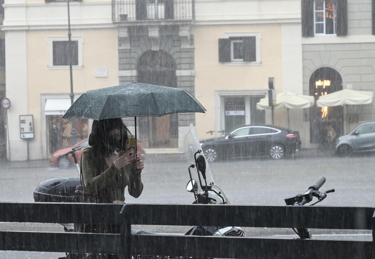 Temporali in arrivo, in città scatta l’allerta per rischio idrogeologico: ecco dove non parcheggiare