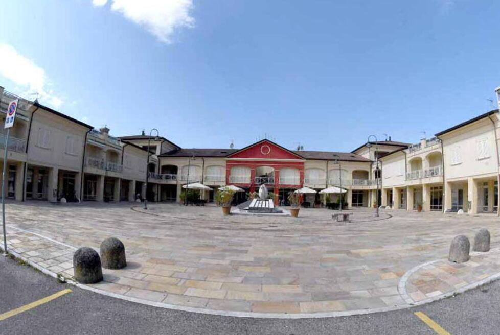 La piazza al Cinquale